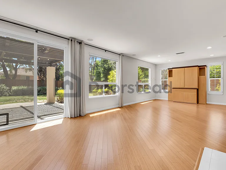 513 Winding Brook Ct — Photo 16