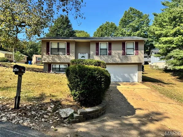 5327 Joyce Ln, Imperial, MO 63052