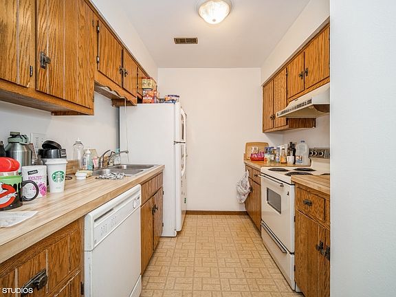 3rd image of 1480 Stonebridge Cir Unit D-12