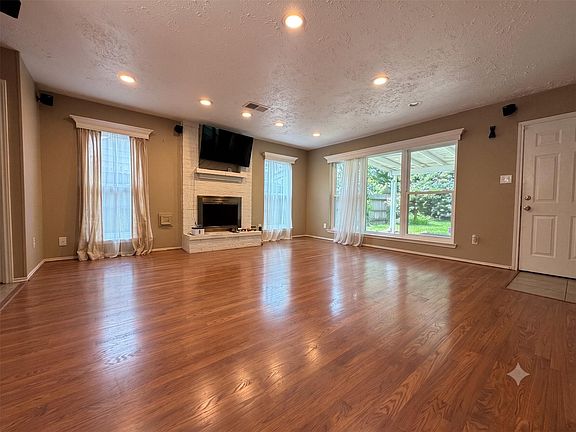 5th image of 3507 Santa Rosa Ln