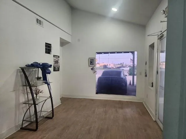 2520 W Mount Houston Rd — Photo 11