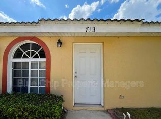 713 Lake Marion Golf Resort Dr, Poinciana, FL 34759