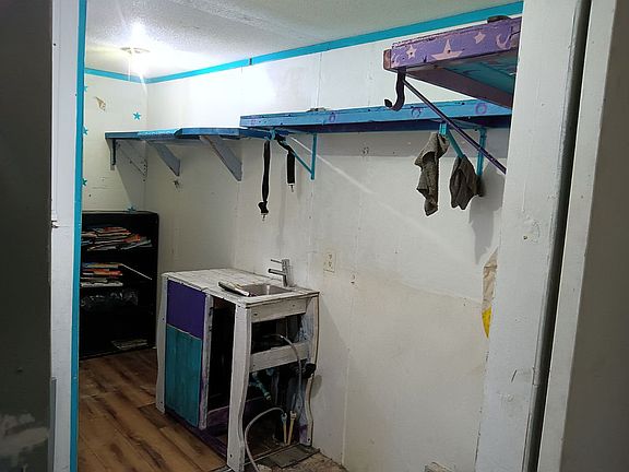 3rd image of 107 Dilligaf Ln #107