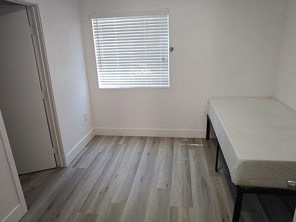 3rd image of 3721 S San Pedro St #3723-1/2