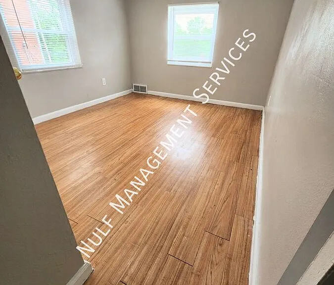 459 Idlewood Rd — Photo 6