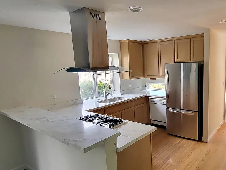 6222 31st Ave NE — Photo 6