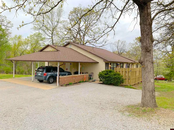 502 Pioneer Trail Dr, Mountain Home, AR 72653