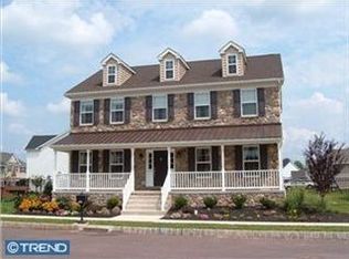 1105 Berkeley Dr, Pennsburg, PA 18073