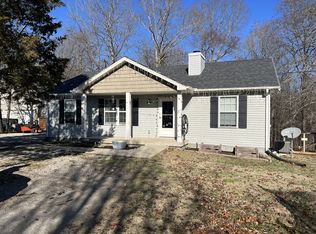 323 Preacher Rd, Charlotte, TN 37036