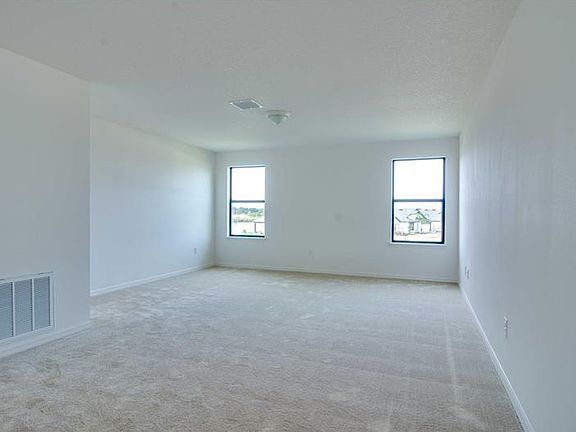 5th image of 5652 Elsinore Way