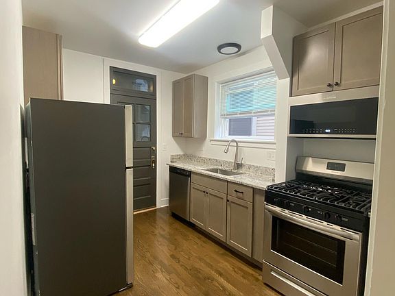 3rd image of 3922 N Leclaire Ave APT 1