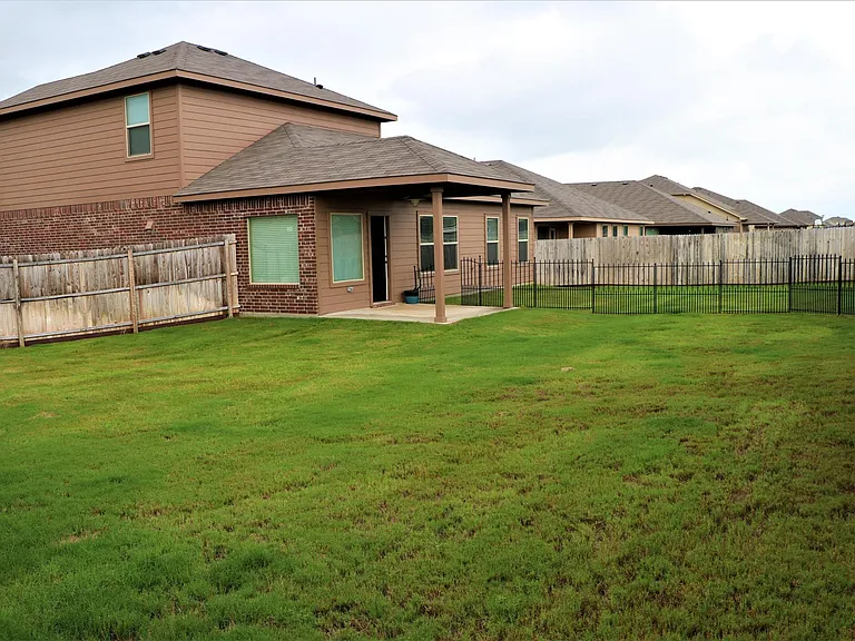 259 Meadowlands Dr — Photo 16