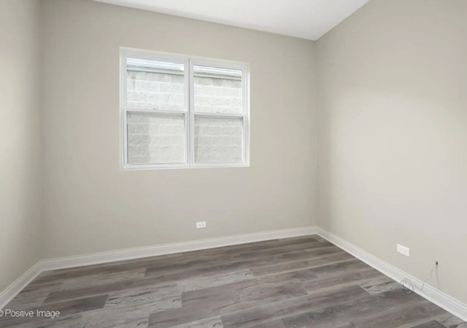 Charming 3BR Duplex in Chicago — Photo 4