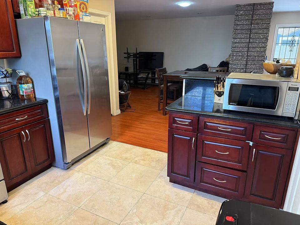 1st image of 3481 Mount Aachen Ave