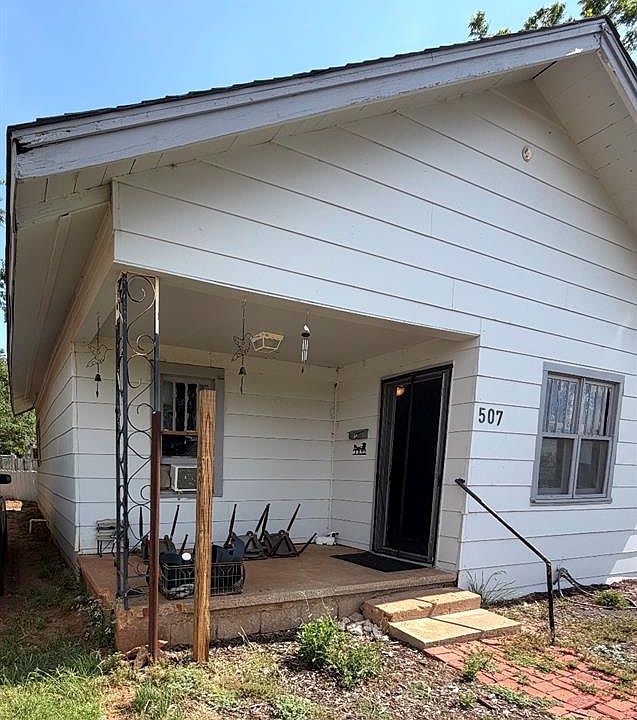 1st image of 507 W Cypress St