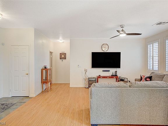 5th image of 6024 Red Glitter St