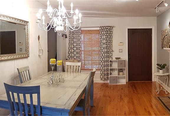 3rd image of 1206 E Park Cir