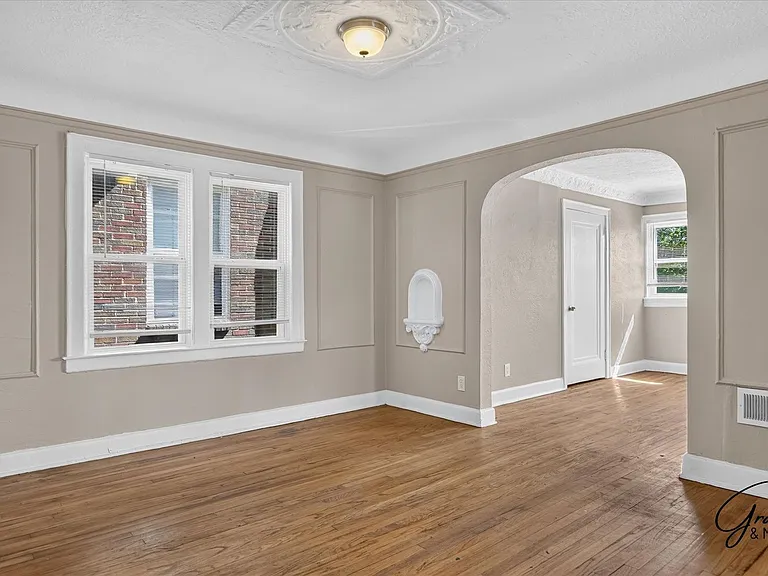 17127 Roselawn St — Photo 10