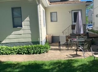 22 Devine St, Lynbrook, NY 11563