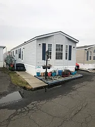 2701 Goethals Road North #E14 image 1 of 21