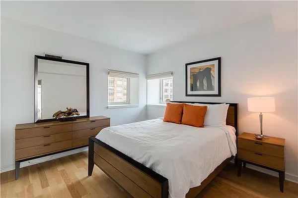 Sold by (Legacy) Elegran | media 4