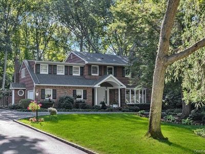 87 McCulloch Drive, Dix Hills, NY, 11746