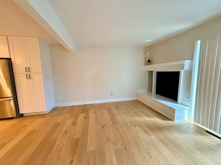 Living room - fireplace for decorative use only