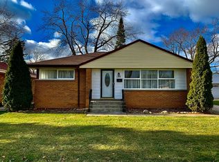 1180 Mohawk Dr, Elgin, IL 60120