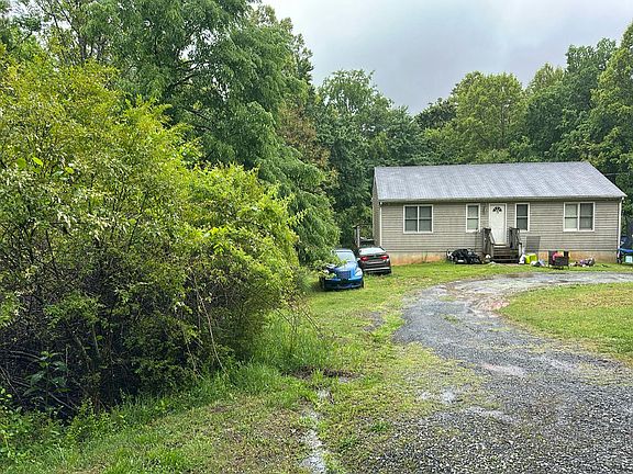 3rd image of 175 Penn Ln