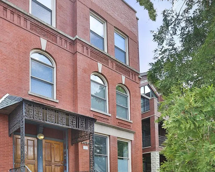 2039 W Erie St #2R — Photo 3