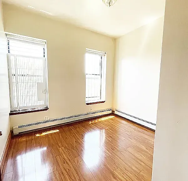 624 Willoughby Ave #3 — Photo 8