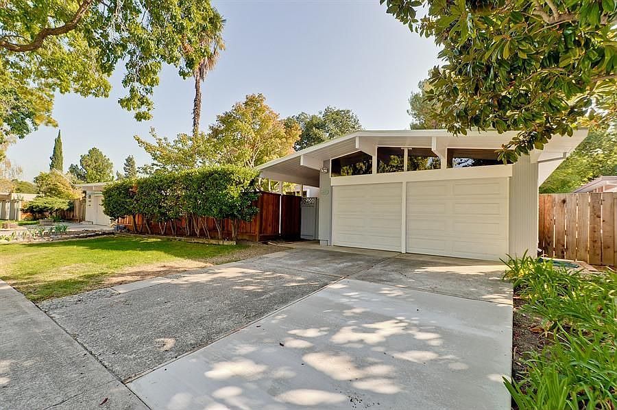 1st image of 6092 Willow Grove Ln