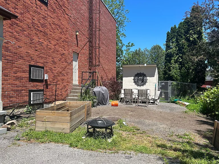 114 Church St — Photo 2