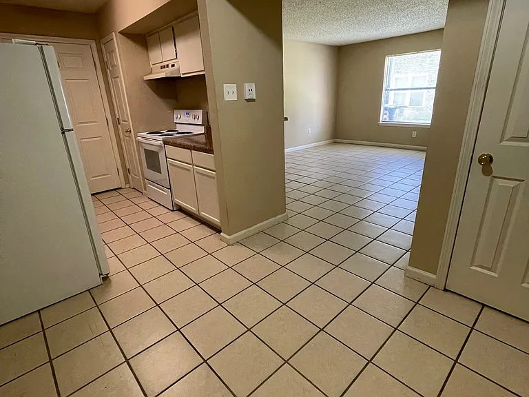 761 Hammond Manor Dr — Photo 4