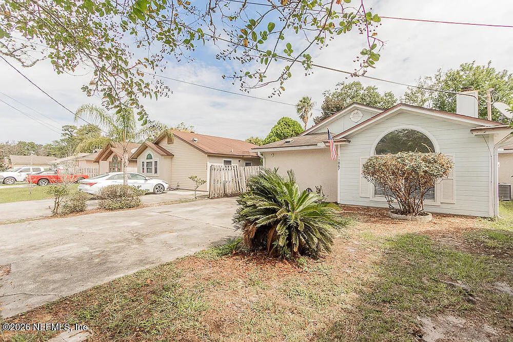 3 bed, 2.0 bath, 1164 sqft, $2,500 — Photo 4
