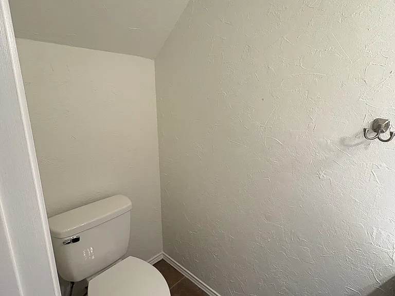 827 W Harwood Rd #E — Photo 10