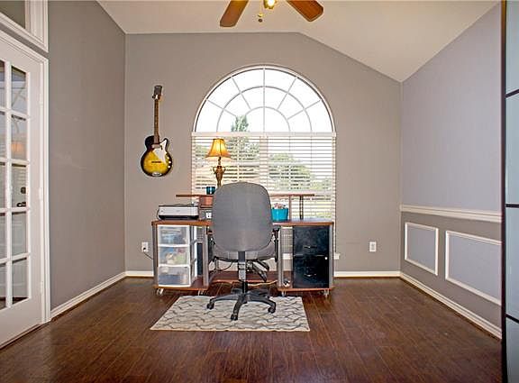 4th image of 2770 Stoney Hollow Ln