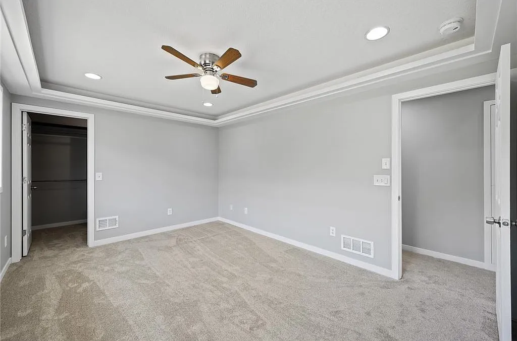 4 bed, 2136 sqft, $2,425 — Photo 3
