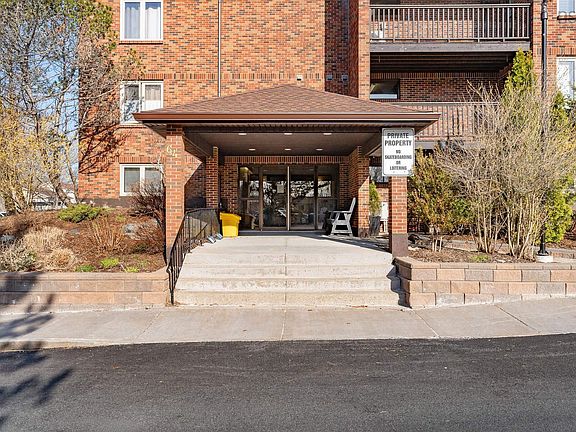 3rd image of 64 Cumberland Dr #402