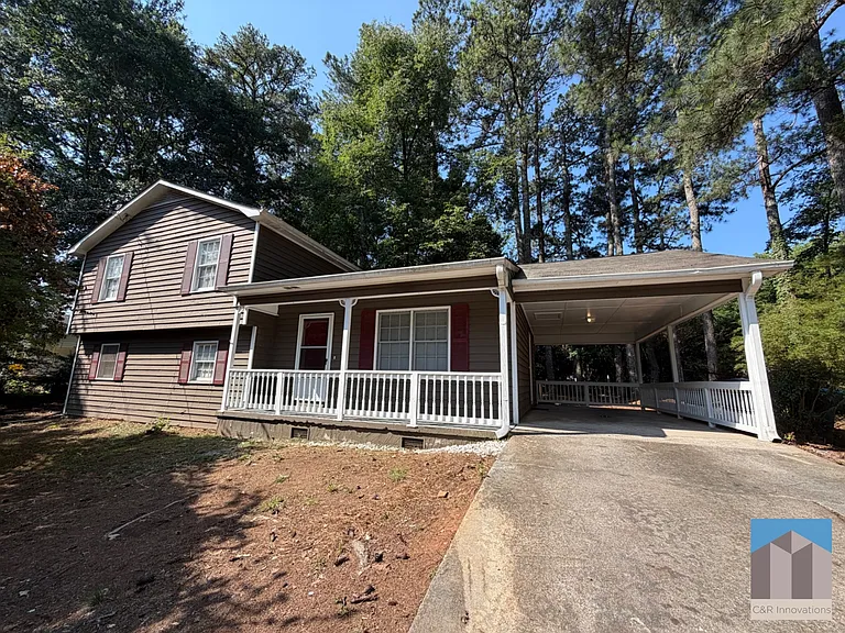 734 Marthas Dr — Photo 1