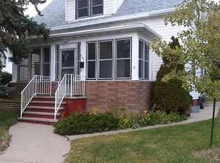 806 1st St NW, Mandan, ND 58554