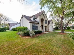 390 Churchill Ln, Gurnee, IL 60031