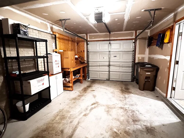 13 Fire Princess Ct — Photo 32