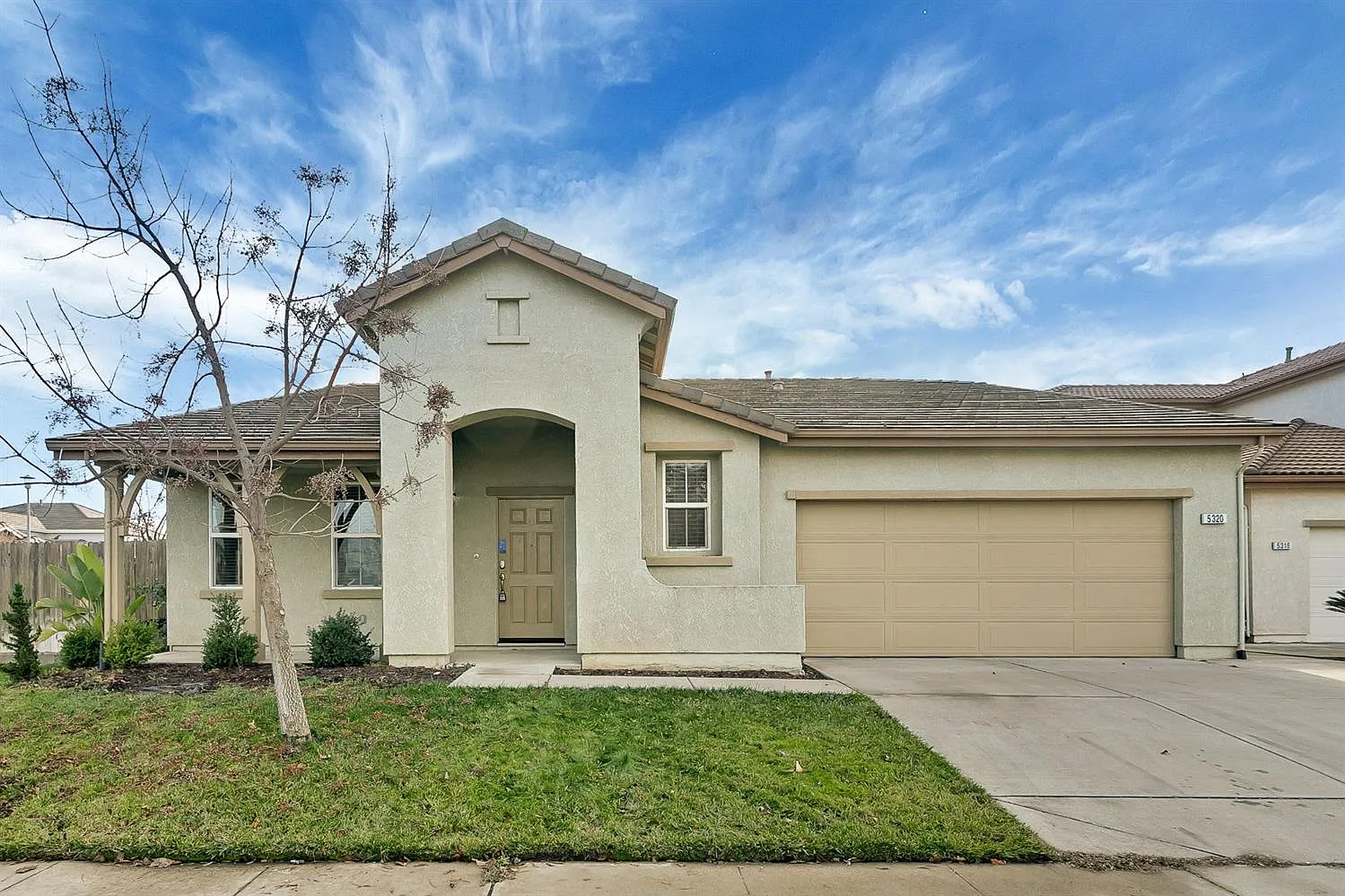 5320 Kungsting Way photo 1