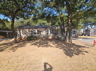 100 Live Oak St, Azle, TX 76020