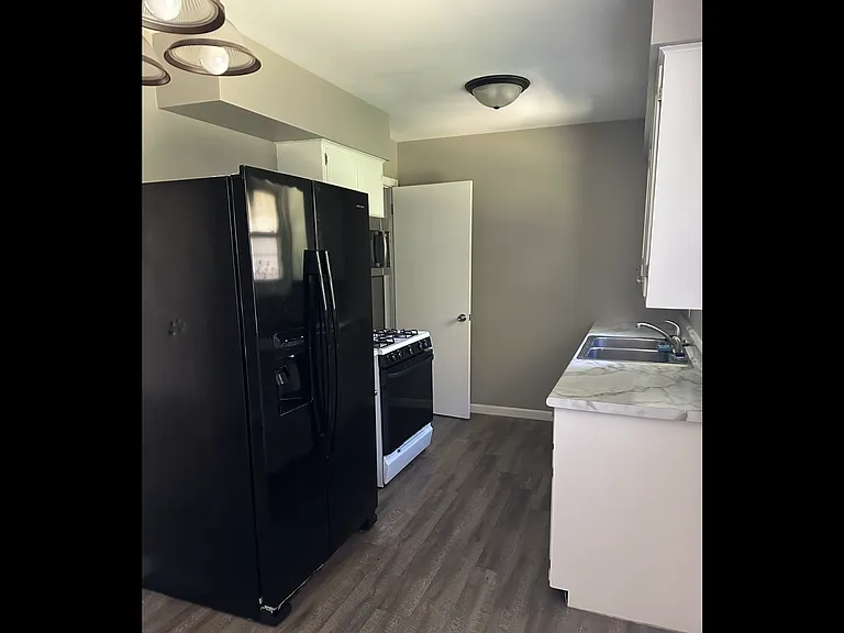 3513 Wyoming Ave SW — Photo 5