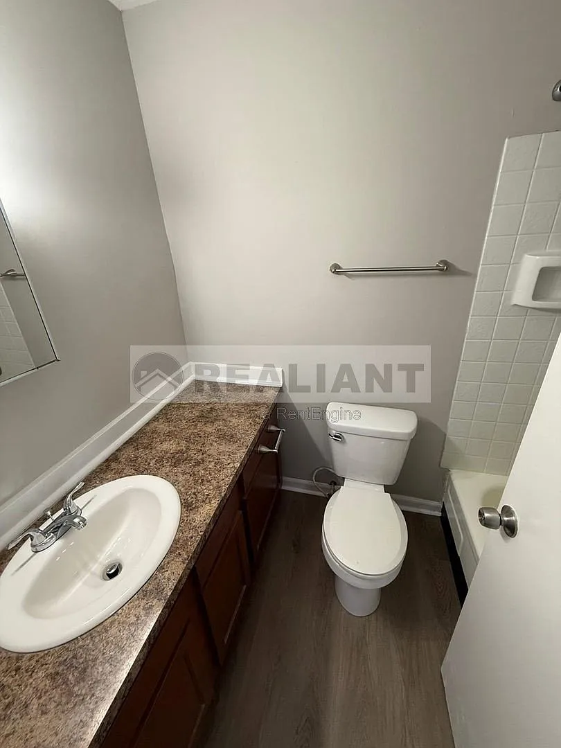 1 bed, 1.0 bath, 600 sqft, $720 — Photo 2