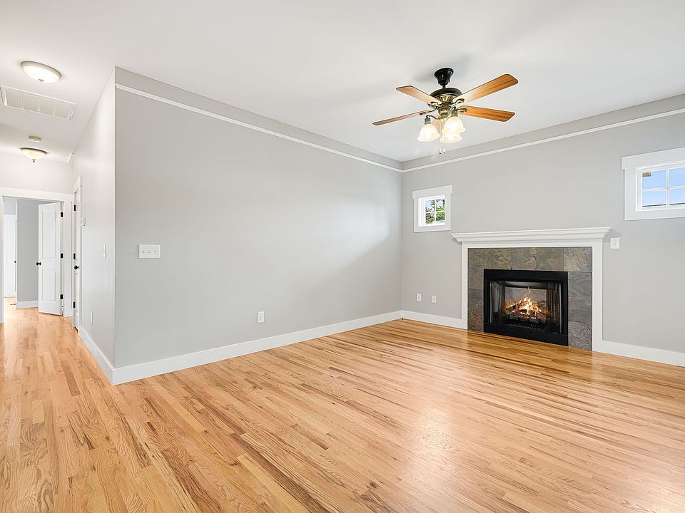 1st image of 102 Estelle Park Dr
