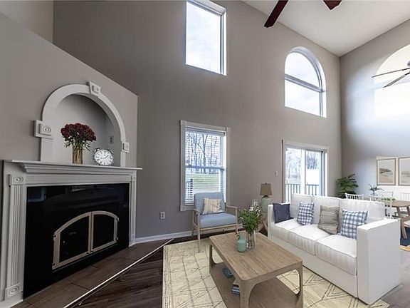 4th image of 105 Viareggio Way