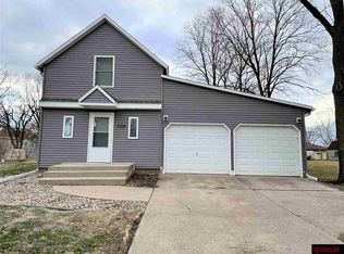 1108 S Prairie Ave, Fairmont, MN 56031